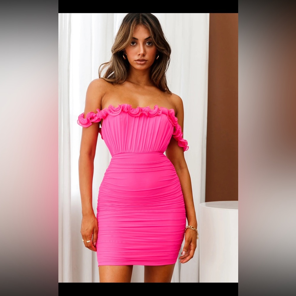 Selfie Leslie Pink Ruched Off-Shoulder Bodycon Dress